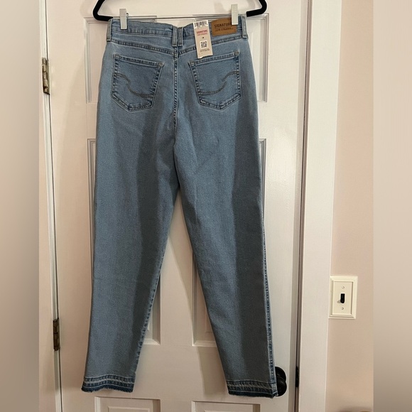 LEVI SIGNATURE • HERITAGE MOM JEANS  • NWT - Picture 2 of 2